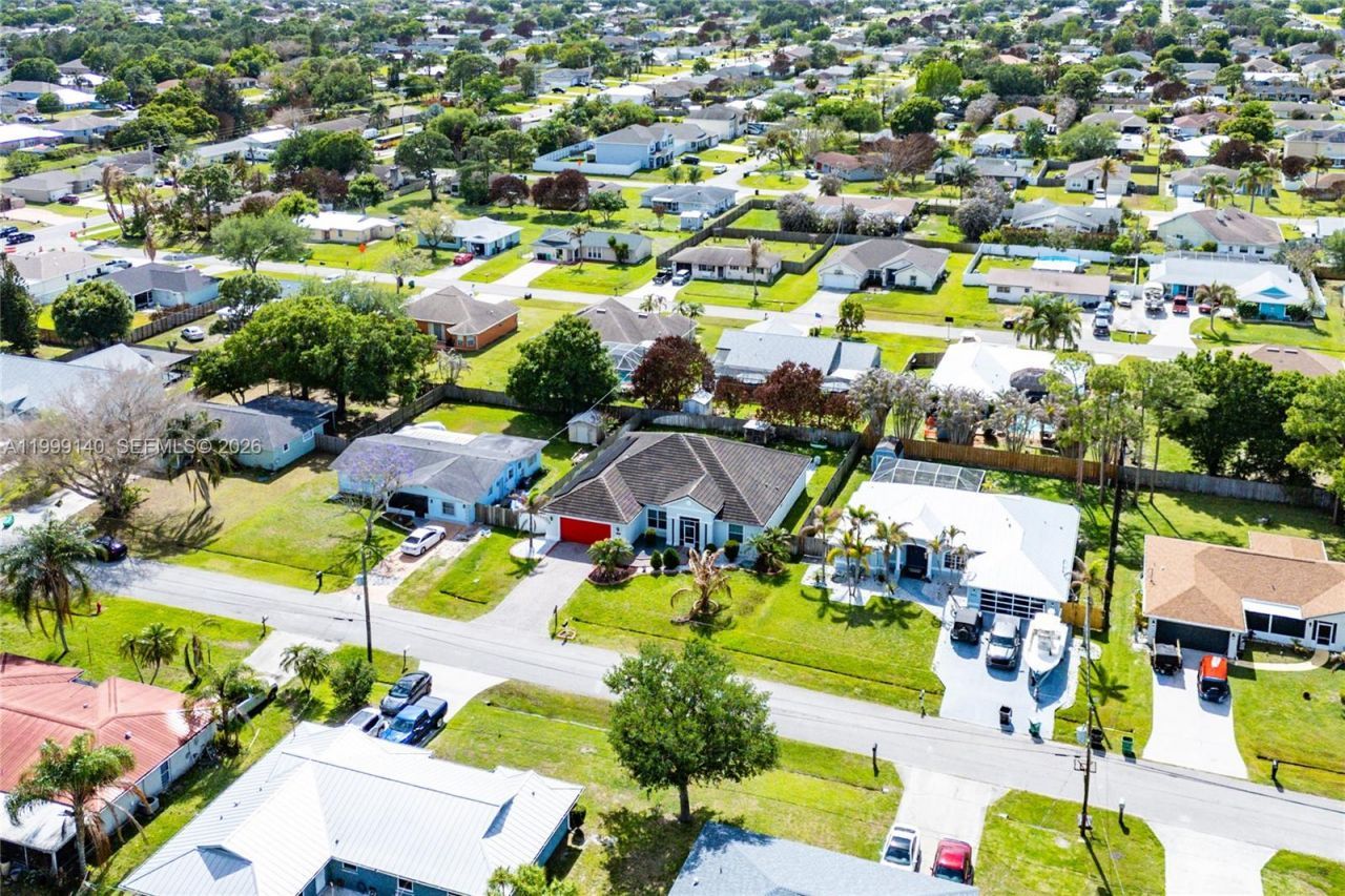 898 SW Curtis St, Port Saint Lucie, FL 34983 Photo