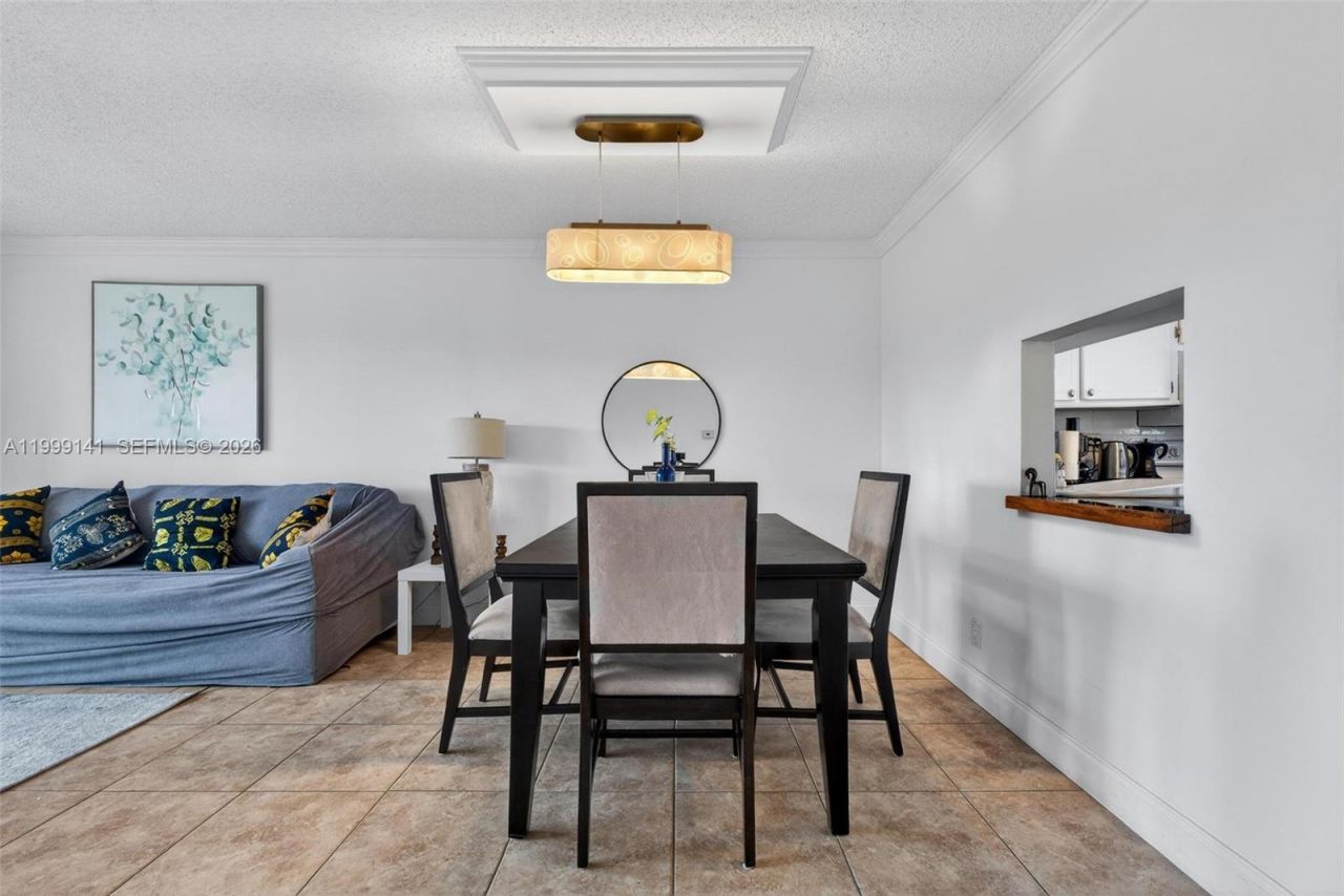 300 NE 14th Ave , Unit 505, Hallandale Beach, FL 33009 Photo