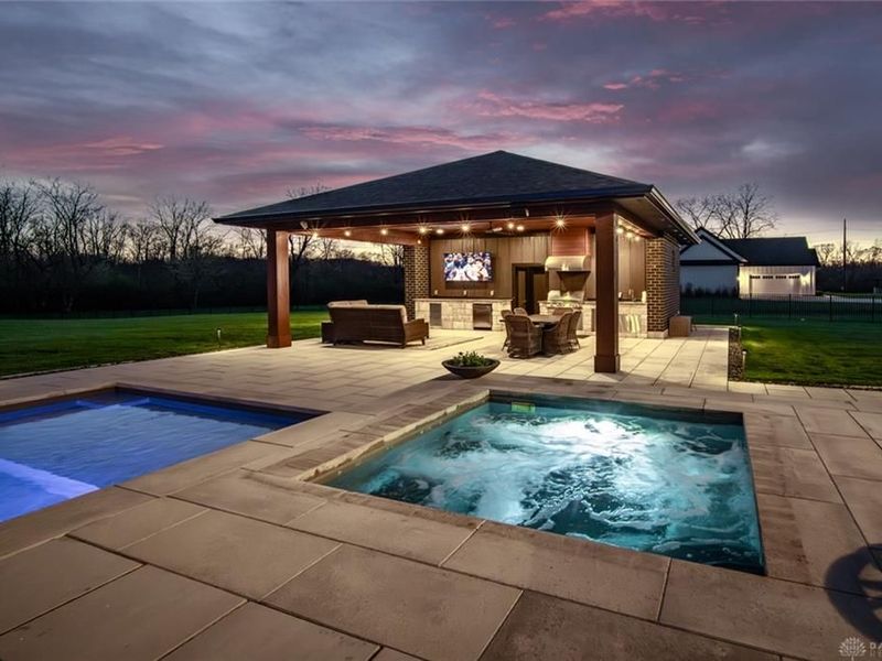 4045 Heritage Crossing, Lebanon, OH 45036 Photo 4