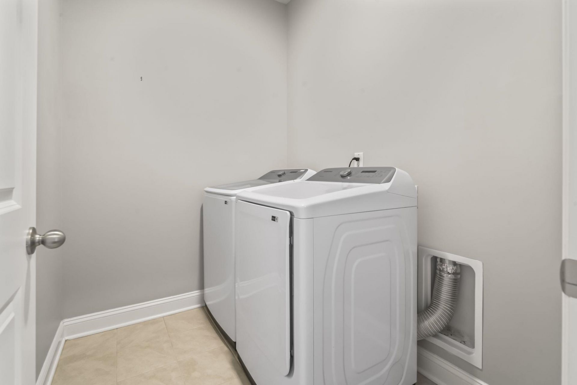 105 Bucky Loop Photo 16