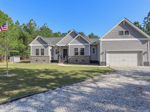 306 Brinley Place, Maple Hill, NC 28454