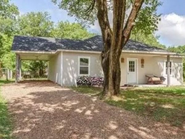 221 Braz Street, Bonham, TX 75418