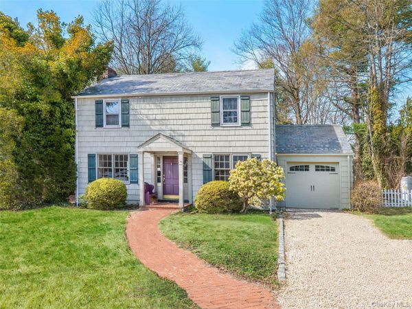 24 Smith Street , Glen Head, NY 11545