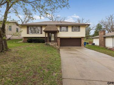 611 Sand Hill Road , Louisville, NE 68037