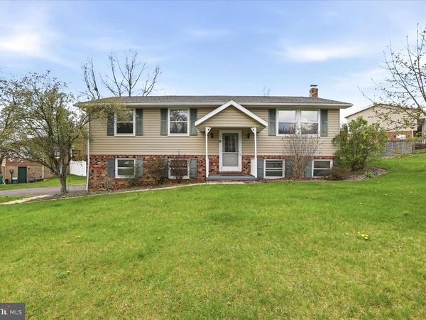 99 JAMESLEE DRIVE , CHAMBERSBURG, PA 17202