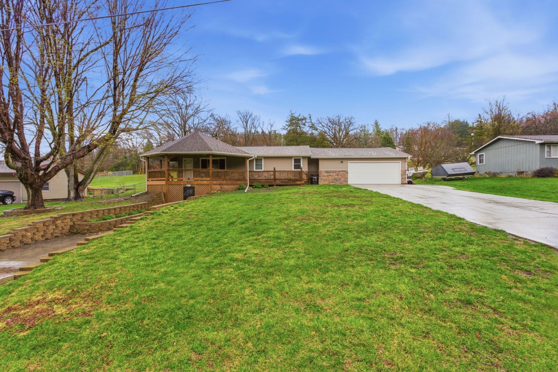 155 Parkwood Drive, Council Bluffs, IA 51503 Main Photo