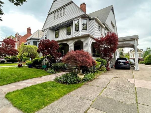 40 Oakland Place, Buffalo, NY 14222