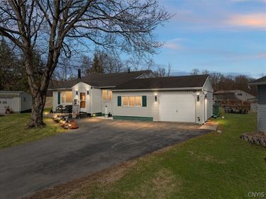 4 Theresa Court, Utica, NY 13502