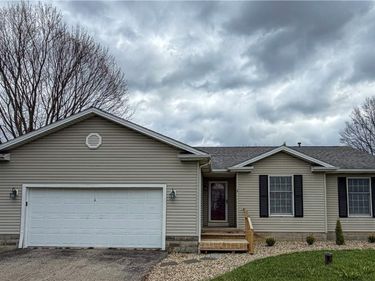 9825 Struthers Road, New Middletown, OH 44442