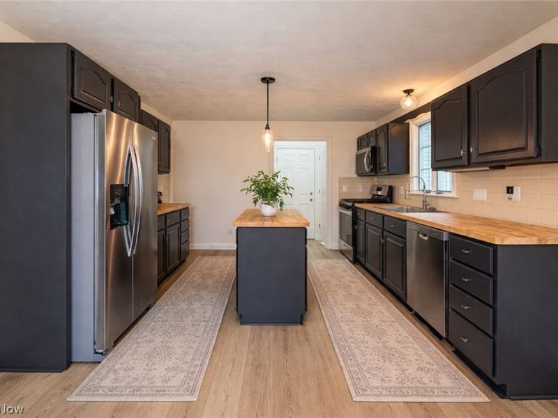 9825 Struthers Road, New Middletown, OH 44442 Photo 5