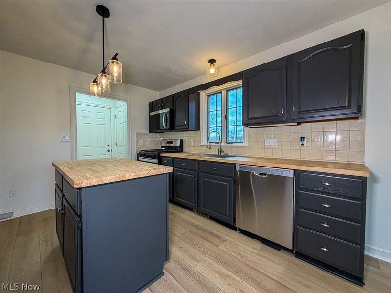 9825 Struthers Road, New Middletown, OH 44442 Photo 6