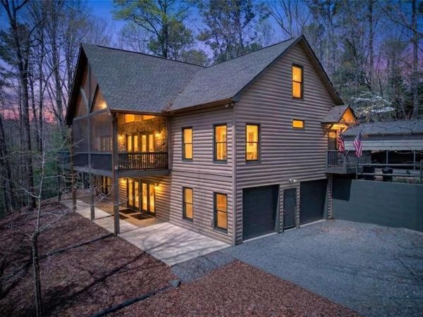 1858 Newport Drive, Ellijay, GA 30540