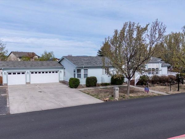 533 NE Shoshone Drive, Redmond, OR 97756