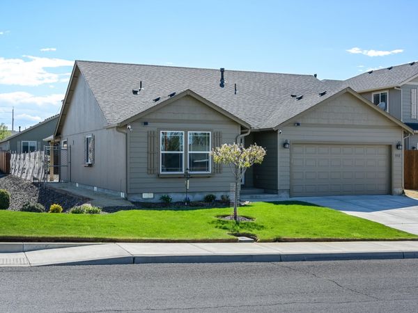 3312 NW Dogwood Avenue, Redmond, OR 97756