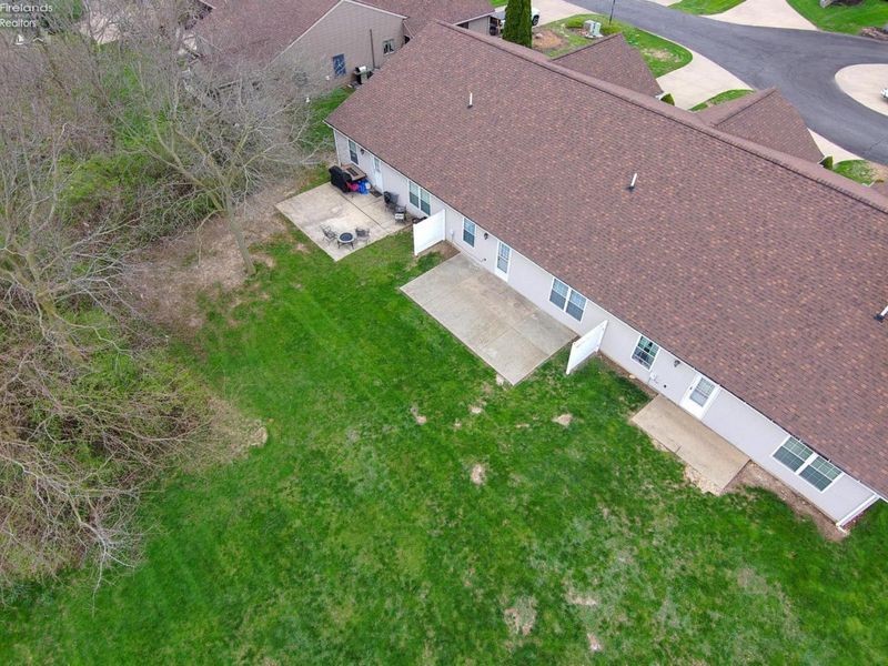 4716 Lake Court, Sandusky, OH 44870 Photo 10