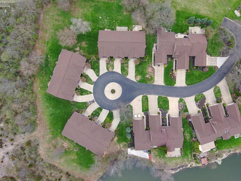 4716 Lake Court, Sandusky, OH 44870 Photo 4