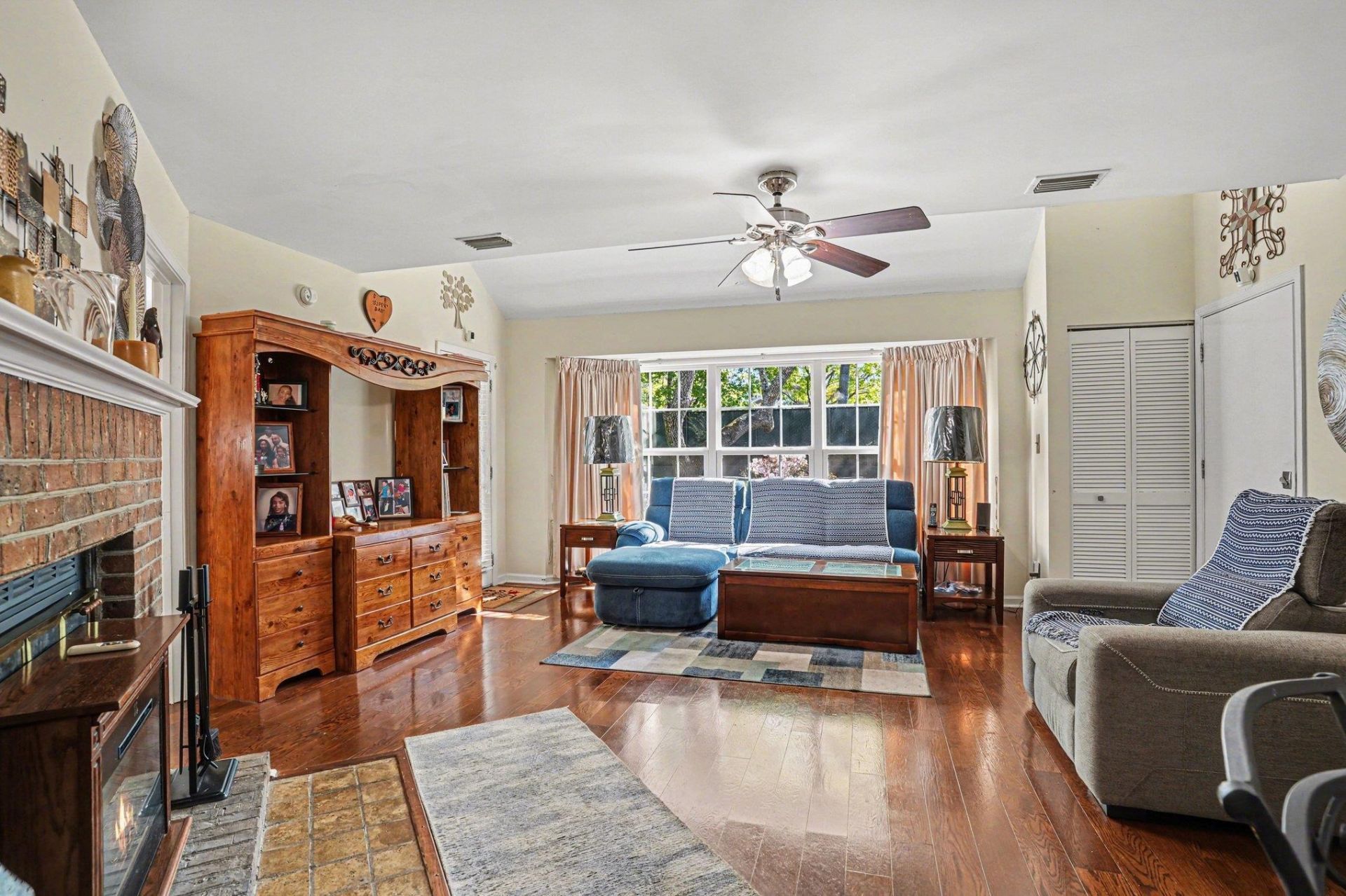 1201 Tiffany Ln. Photo 4