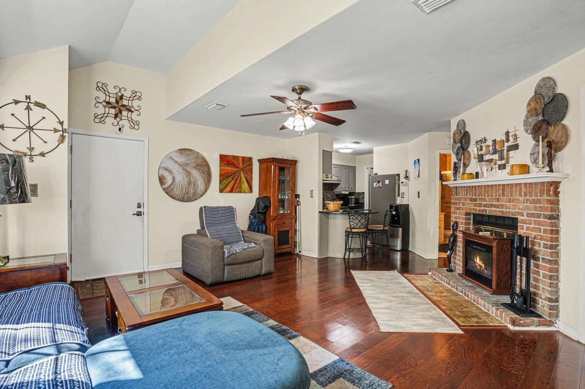 1201 Tiffany Ln. Photo 5