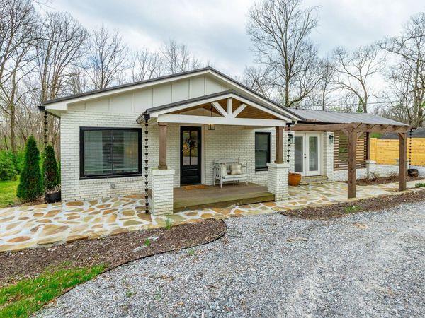 2422 Corral Road, Signal Mountain, TN 37377