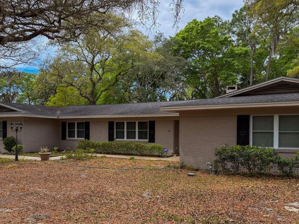 2 NE Pembroke Place, Fort Walton Beach, FL 32547