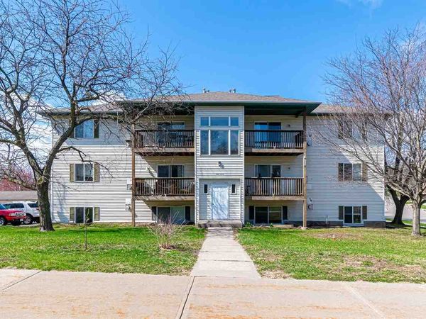 123 S Scott Blvd, Iowa City, IA 52245