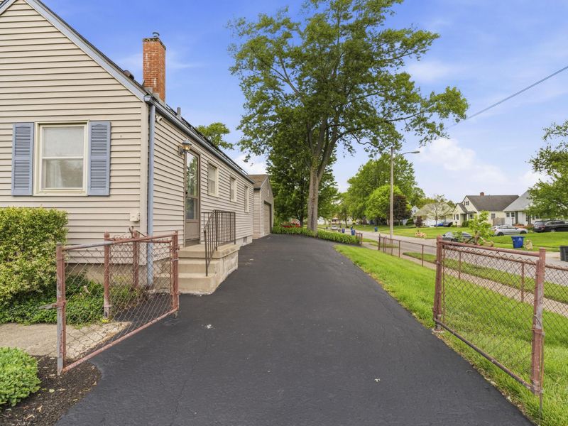 4281 Blythe Road, Columbus, OH 43224 Photo 5