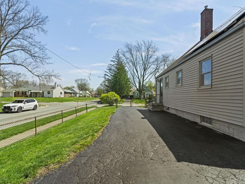 4281 Blythe Road, Columbus, OH 43224 Photo 7