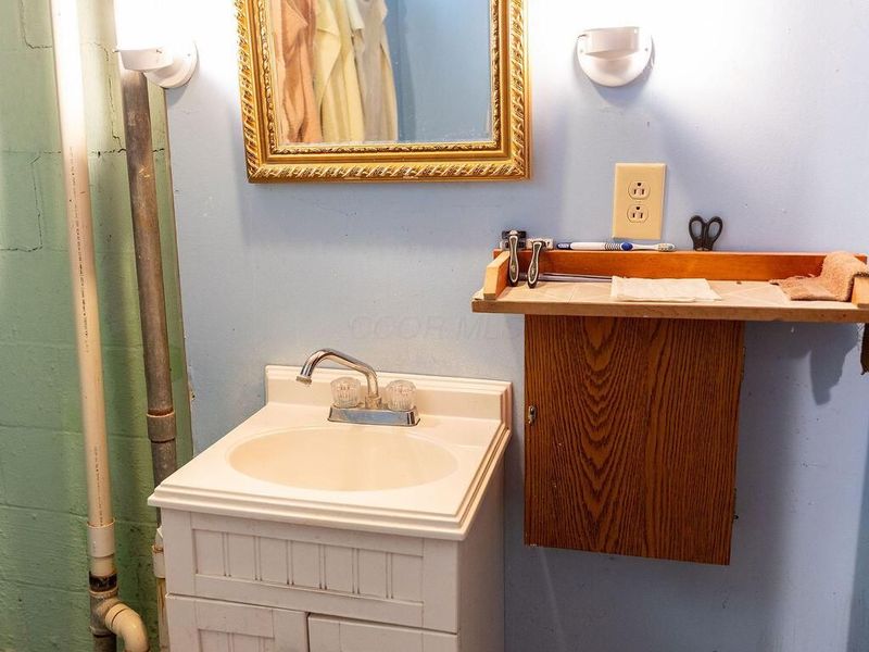 979 W Hubert Avenue, Lancaster, OH 43130 Photo 25