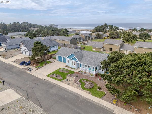 3214 LINCOLN SW AVE, Bandon, OR 97411