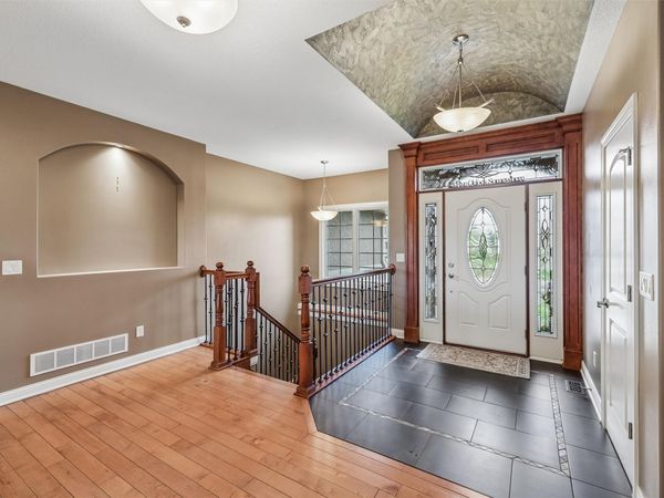 15203 Brookview Drive, Urbandale, IA 50323