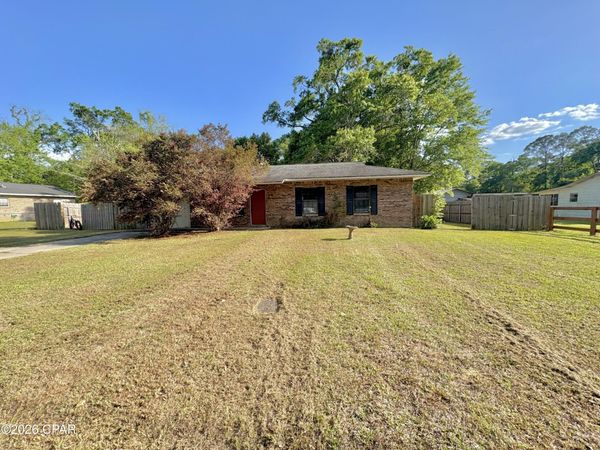 1395 Warren Avenue, Chipley, FL 32428