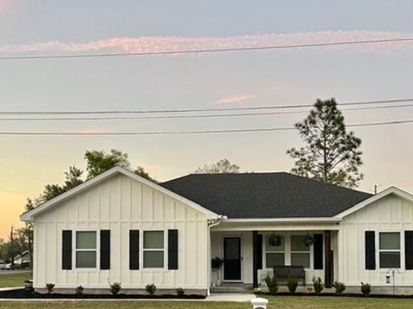 3881 Merger Drive , Chipley, FL 32428