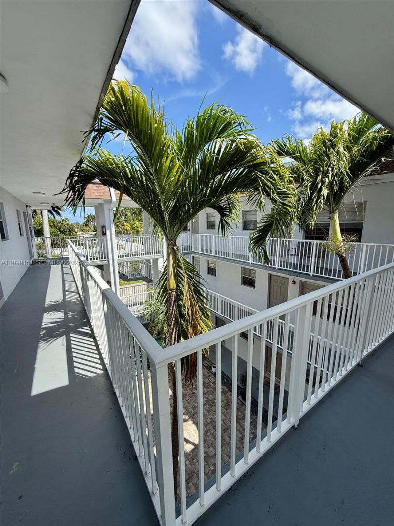 1607 Arthur St, Unit 304, Hollywood, FL 33020 Photo