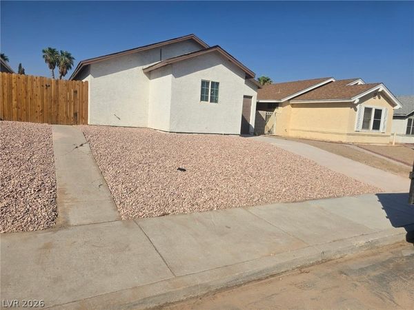 7324 Empress Drive , Las Vegas, NV 89147