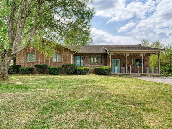 1899 W Kelly Road, Boonville, IN 47601