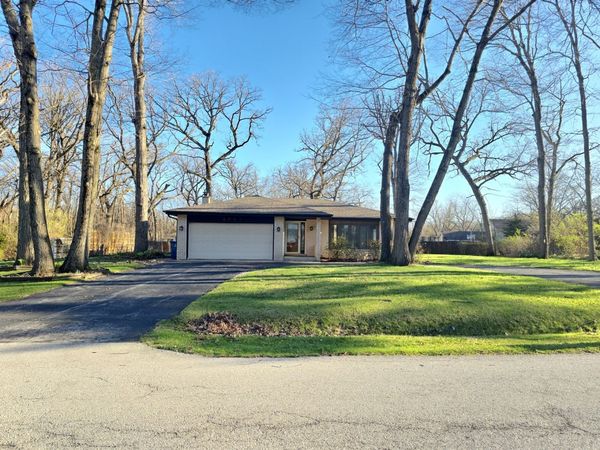 2041 E Gaisor Drive , Crete, IL 60417