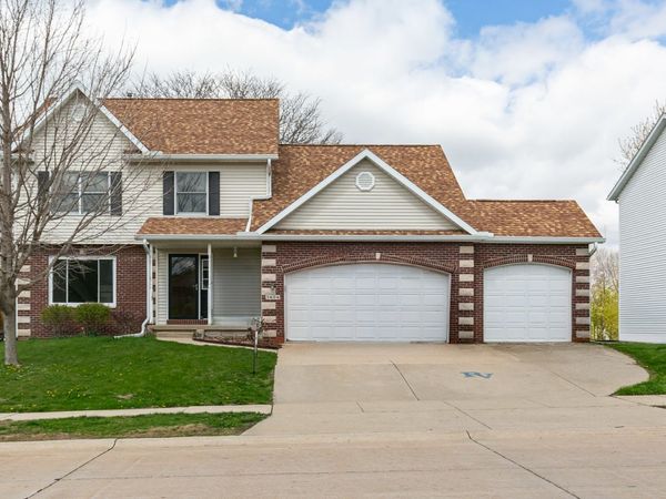 3606 Raleigh Avenue, Bettendorf, IA 52722