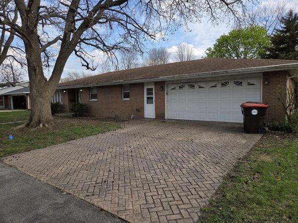 404 Sunset Drive , Heyworth, IL 61745