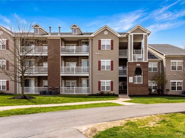 411 Stockton Rdg, Cranberry Twp, PA 16066