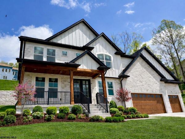 102 Iris Lane, Morgantown, WV 26501