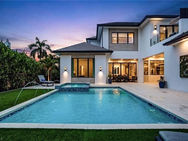 264 8th AVE S, NAPLES, FL 34102