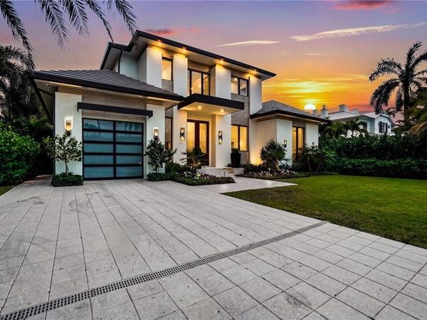 264 8th AVE S, NAPLES, FL 34102