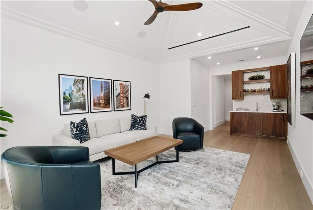 264 8th Ave S, Naples, FL 34102 Photo