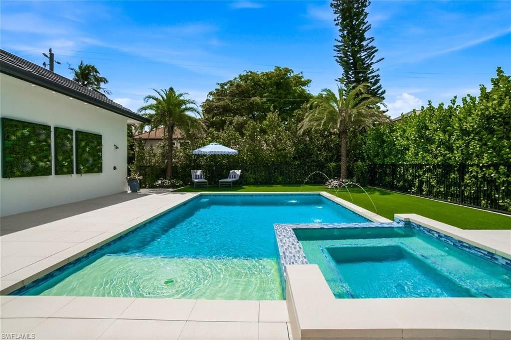 264 8th Ave S, Naples, FL 34102 Photo