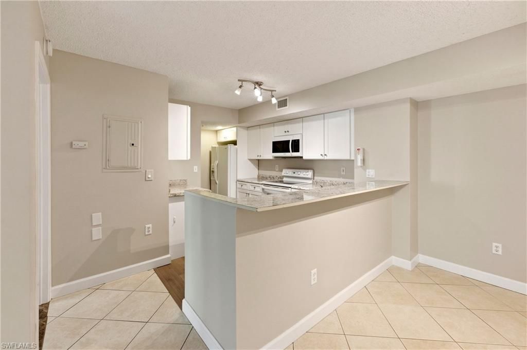 1865 Florida Club Dr , Unit 6110, Naples, FL 34112 Photo