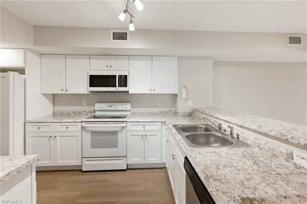 1865 Florida Club Dr , Unit 6110, Naples, FL 34112 Photo