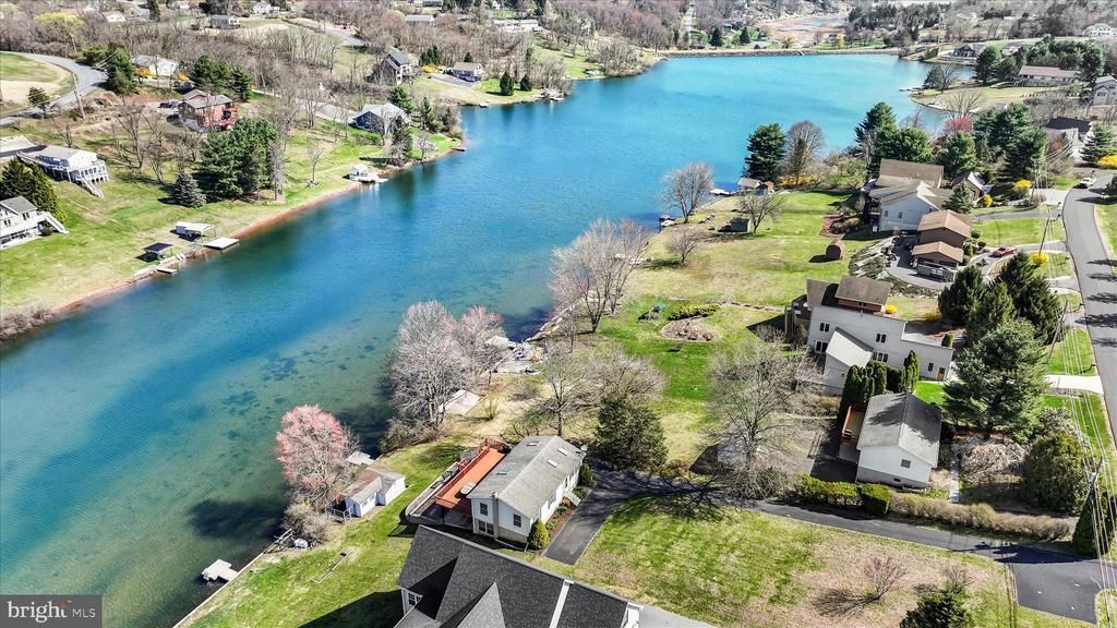 457 Wynonah Drive, Auburn, PA 17922 Main Photo