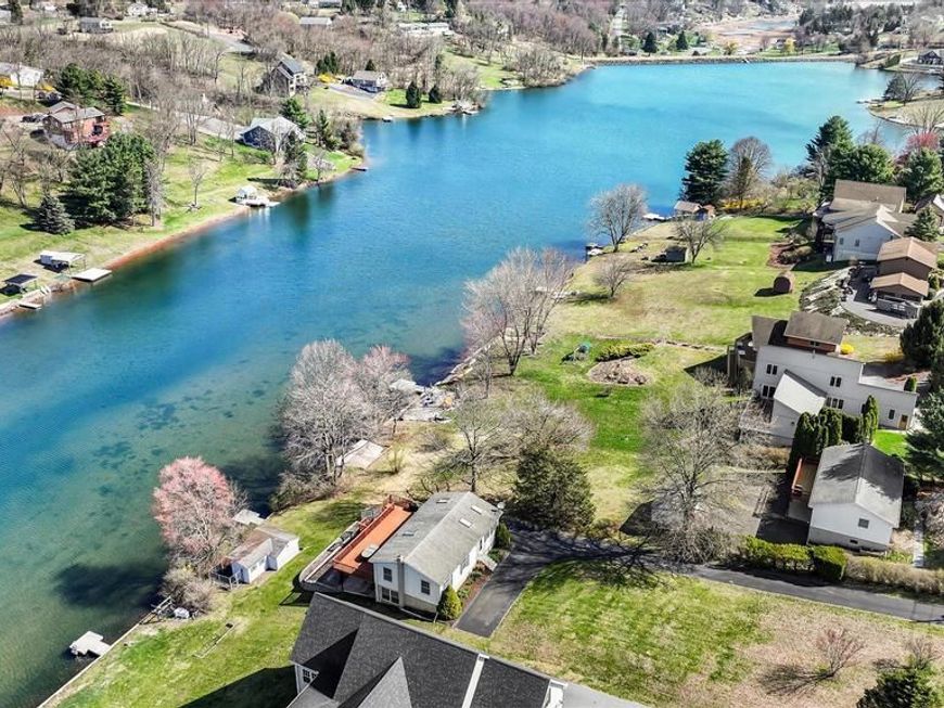 457 Wynonah Drive, Auburn, PA 17922 Main Photo