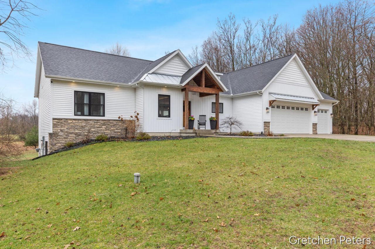 7540 Thornapple Dales Drive Se, Alto, MI 49302 Main Photo