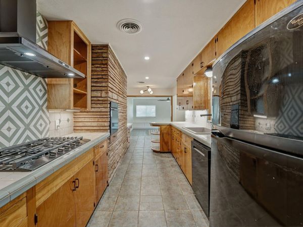 502 Sunrise CIR, Austin, TX 78704